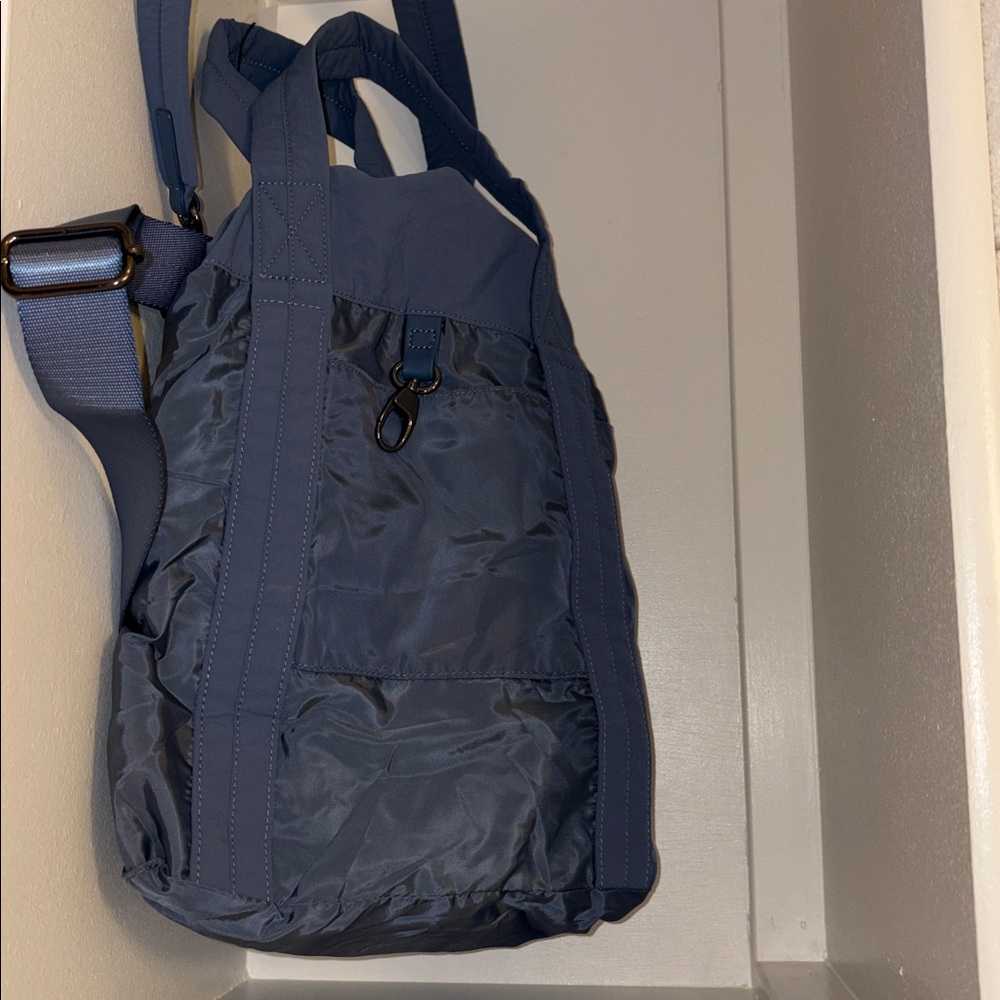 NWT Ododos 19L Travel Tote - Picture 6 of 8